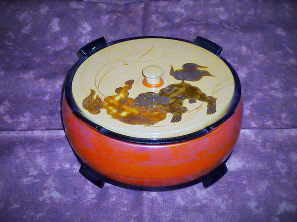 玉獅子柄の火鉢